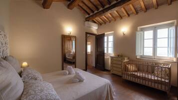 4 Schlafzimmer, Bügeleisen/Bügelbrett, WLAN, Bettwäsche