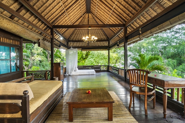 Habitación doble superior, 1 habitación, vistas al mar, mirando al mar | Terraza o patio