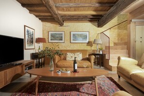 テレビ、DVD プレーヤー、ステレオ