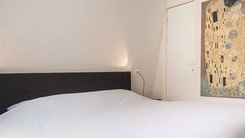 2 Schlafzimmer, BĂŒgeleisen/BĂŒgelbrett, Reisekinderbett, WLAN