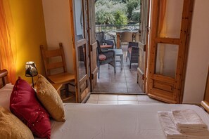 4 bedrooms, in-room safe, iron/ironing board, travel crib - ☀️ NOT OVERLOOKED ☀️Gated Private Pool For Child Safety ☀️ FREE WiFi (Old Road, Gavalochori - Almyrida)