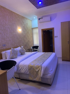 Standard Room | Desk, free WiFi - Roses Regency Hotel and Suites (Abuja)