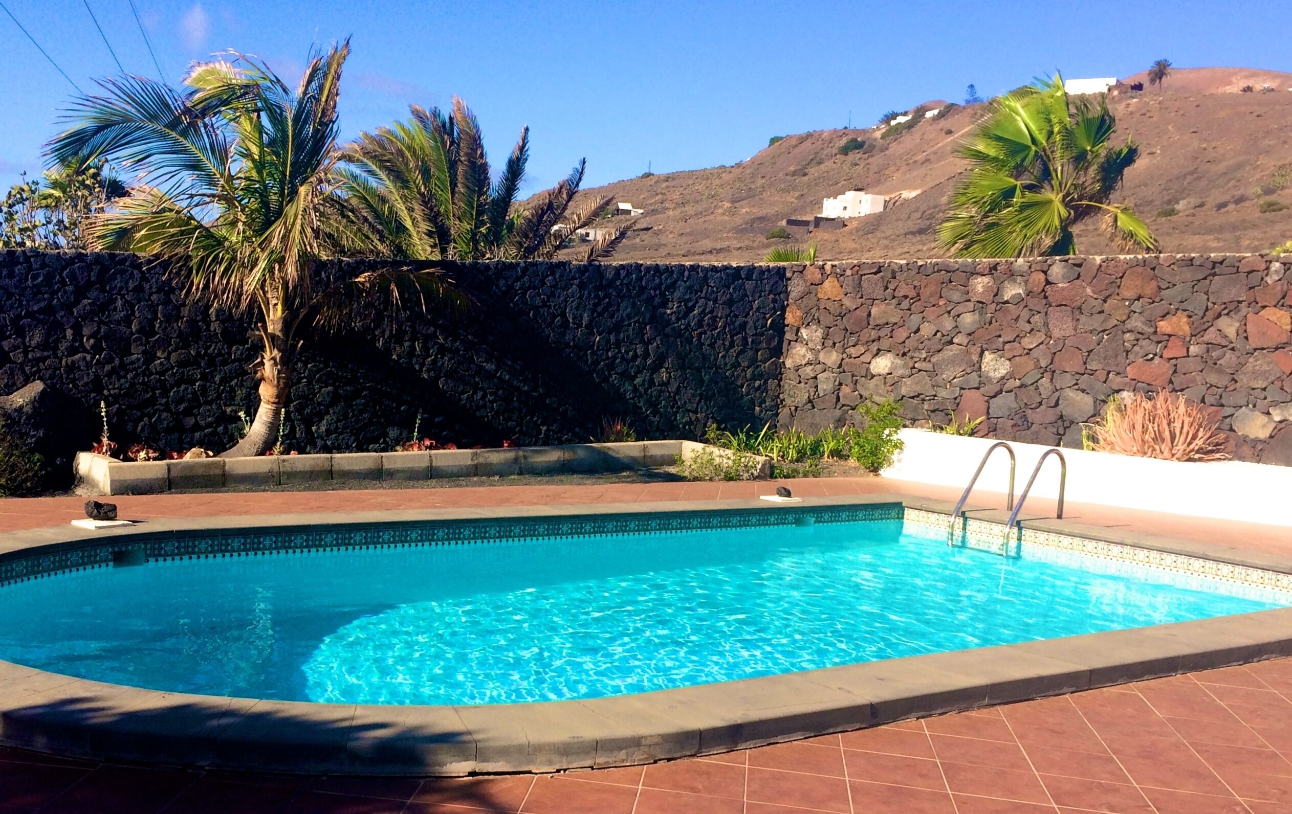 Piscina all'aperto, una piscina riscaldata