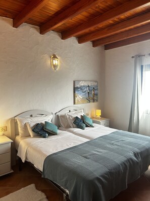 2 bedrooms, iron/ironing board, travel cot, free WiFi