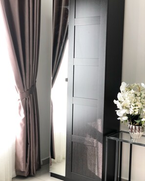 独特开间套房, 厨房, 城市景观 | 熨斗/熨衣板