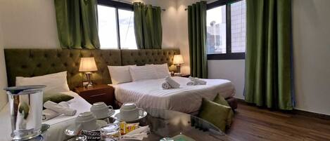 奢華三人房 | 埃及棉床單、高級寢具、記憶棉床墊、獨特設計