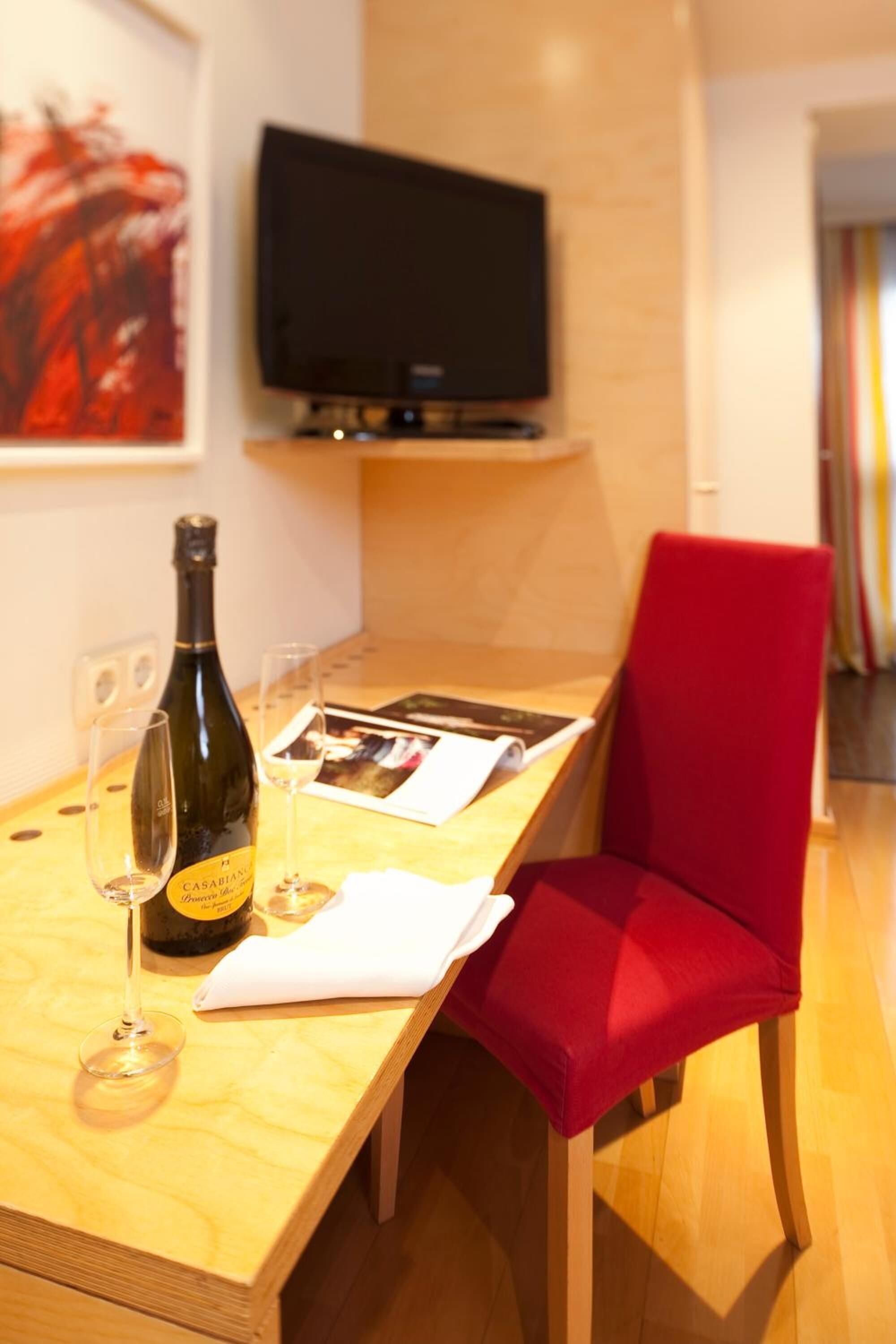 premium bedding, in-room safe, desk, free wifi