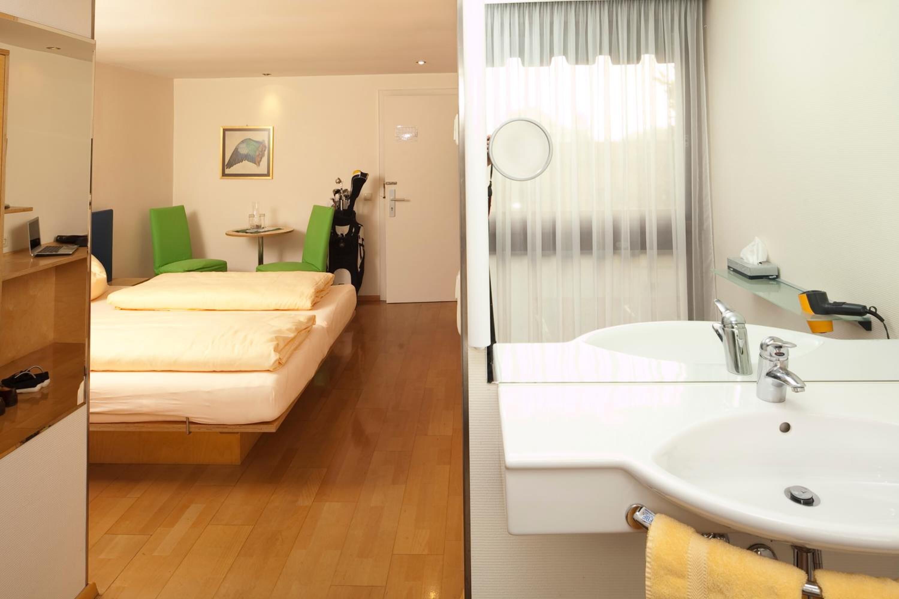 premium bedding, in-room safe, desk, free wifi