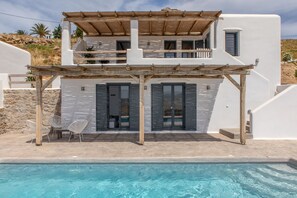 Front of property - Mikri Villas (Naxos)
