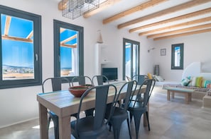 Villa Deluxe, 4 chambres, vue mer (Villa Searocks) | Living area | Flat-screen TV