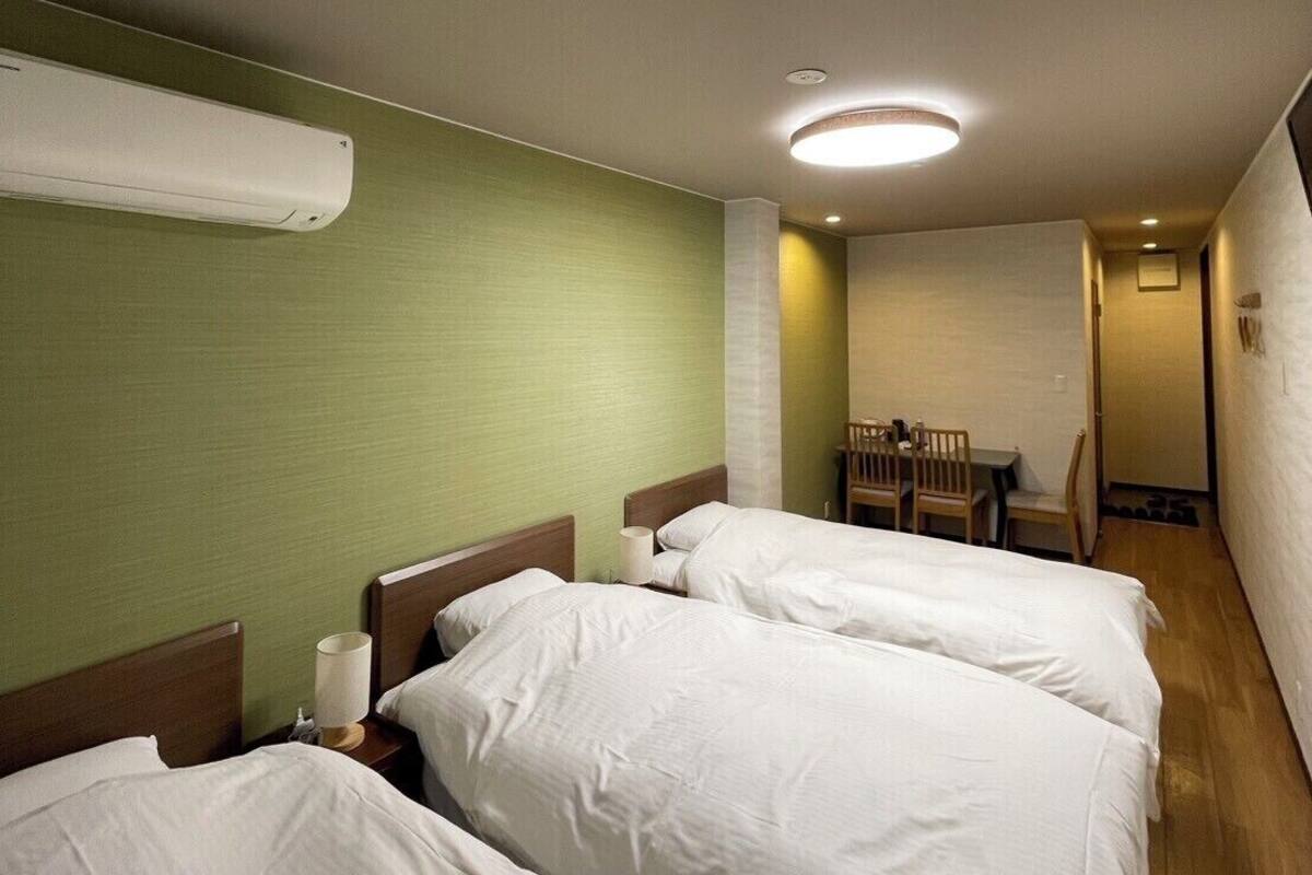 ห้องทริปเปิล | โต๊ะทำงาน, เตารีด/โต๊ะรีดผ้า, Wi-Fi ฟรี, ผ้าปูที่นอน