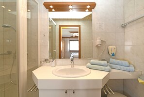 Unclassified image, 3 of 13, button