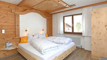 1 Schlafzimmer, Schreibtisch, WLAN, Bettwäsche