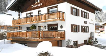 Rustic vacation apartment - Haus Diedamsblick