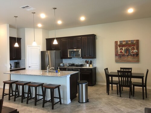 Lake Front House 4BR2B In West Houston