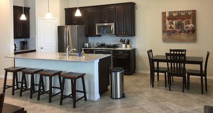 Lake Front House 4BR2B In West Houston