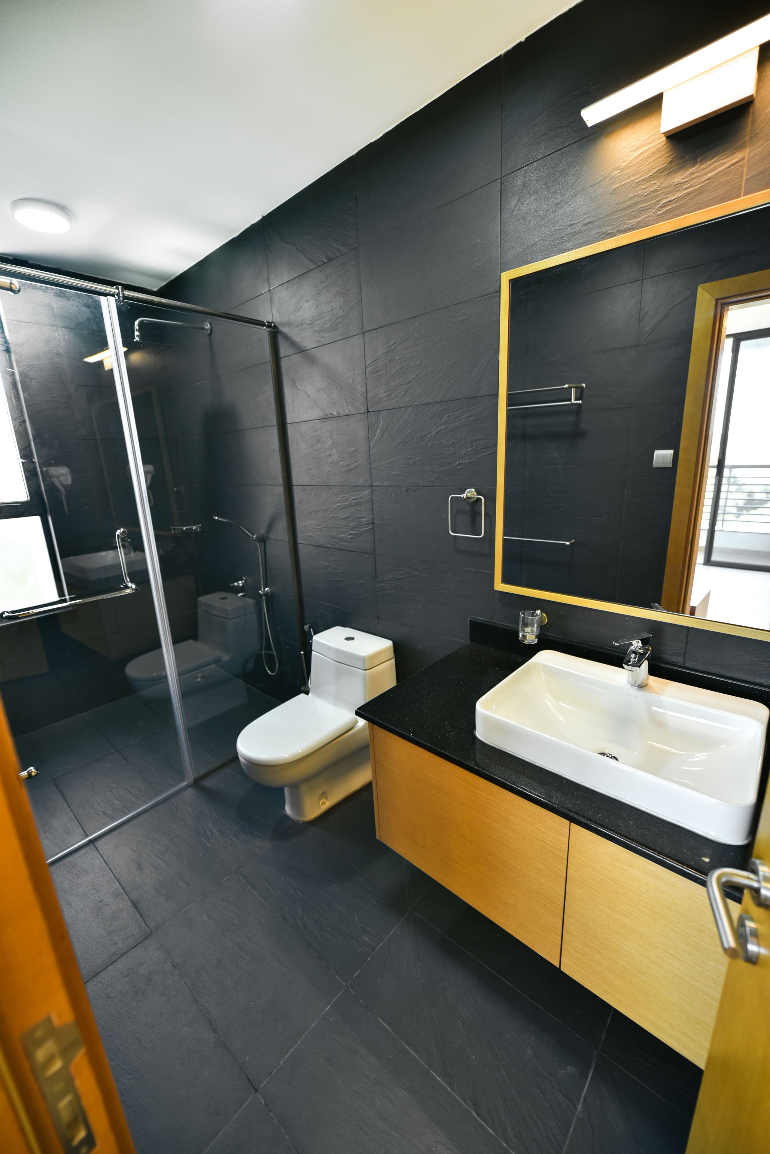 classic suite, balcony, lake view | premium bedding, minibar, in-room safe, desk