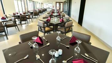 Desayuno continental gratuito y diario