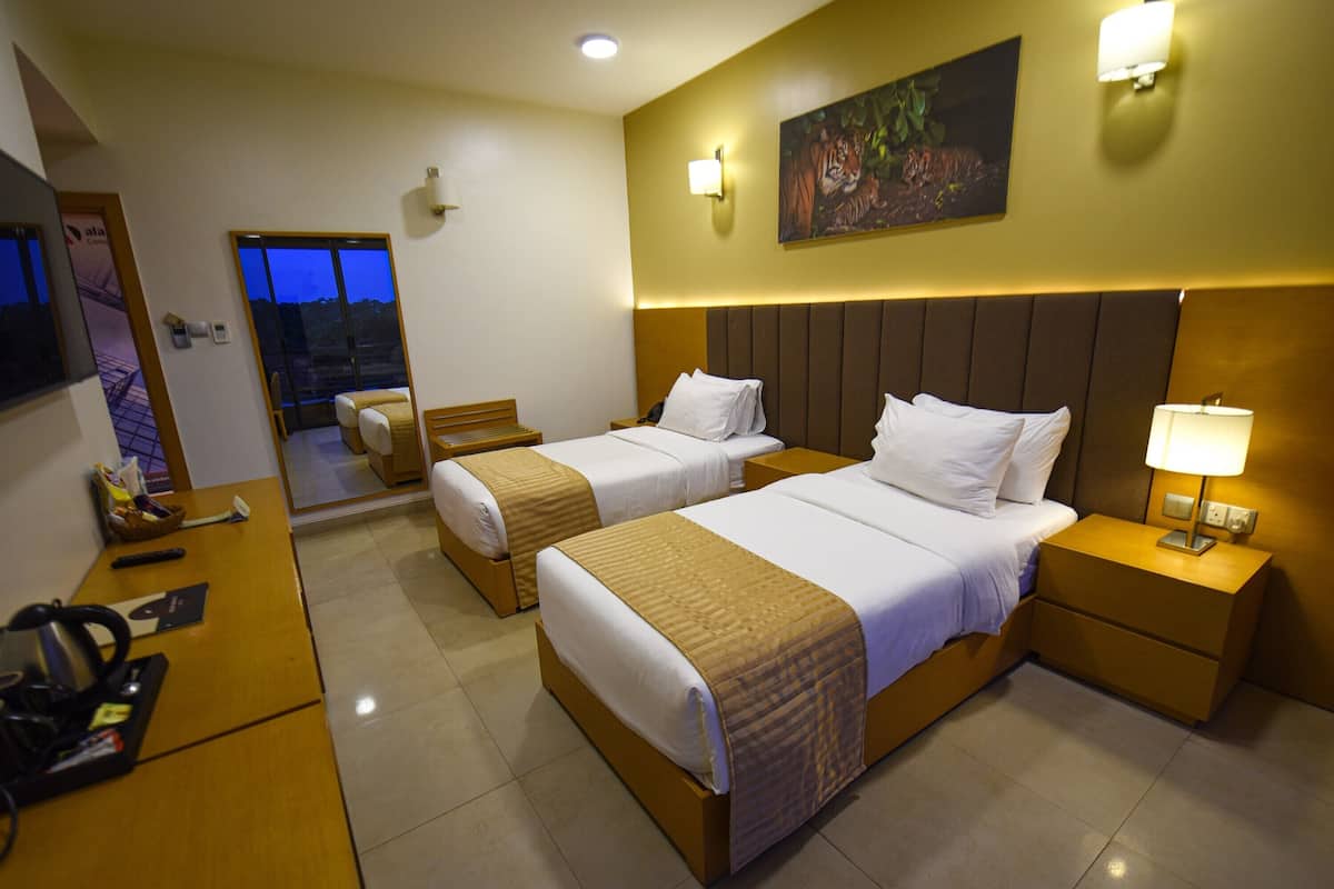 Classic Twin Room, Balcony | 1 bedroom, premium bedding, minibar, in-room safe