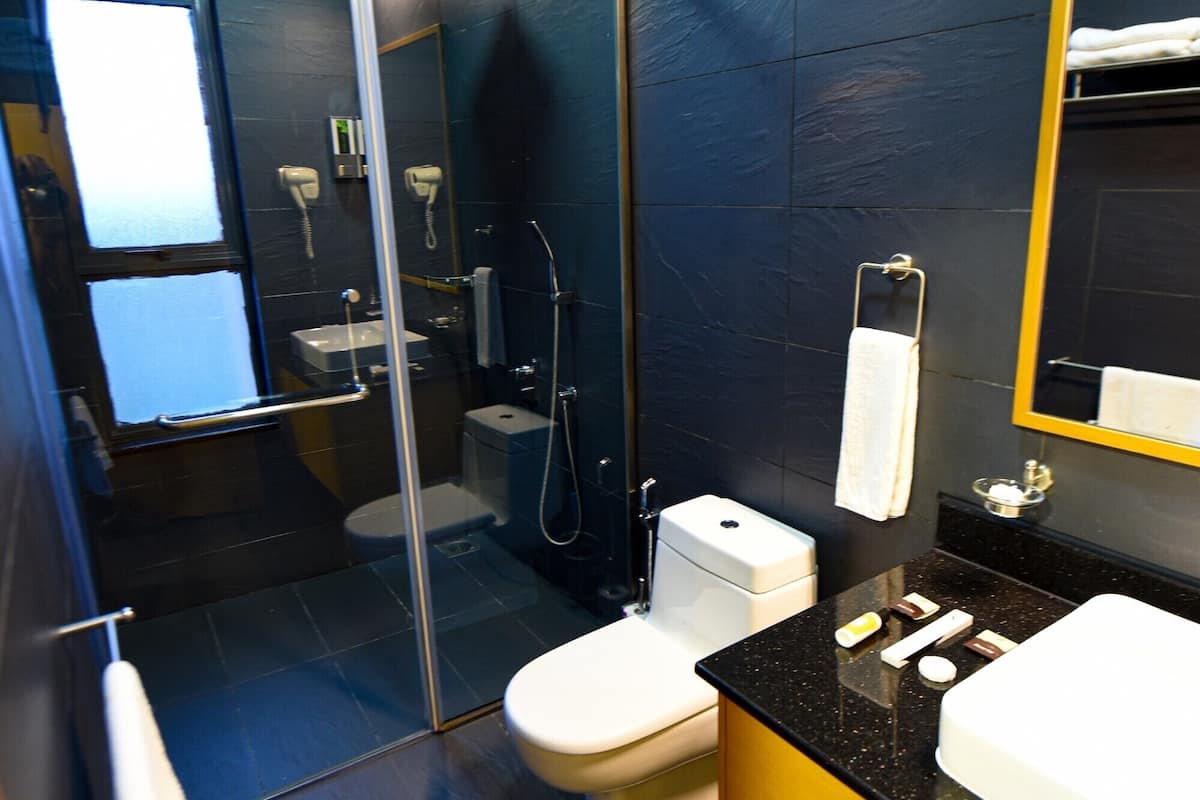 rainfall showerhead, free toiletries, hair dryer, slippers