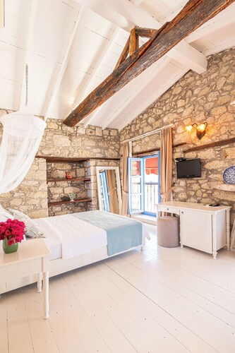 Alacati Eski Ev Hotel