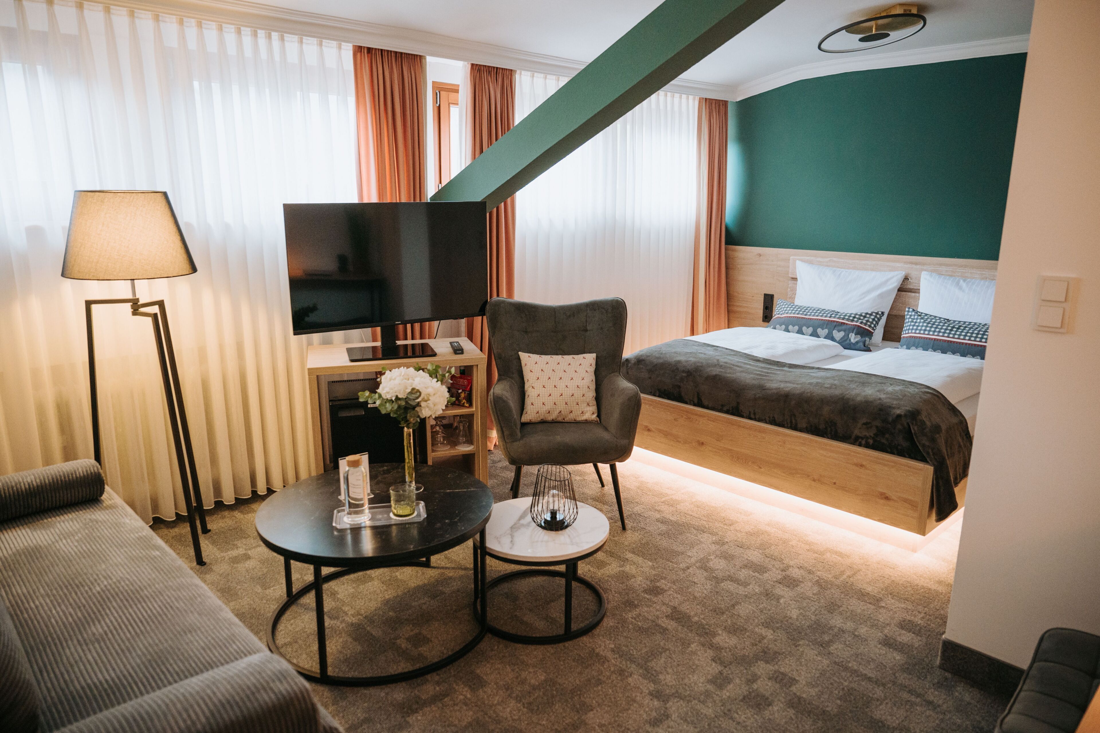 1 bedroom, in-room safe, desk, WiFi