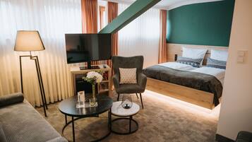 1 bedroom, in-room safe, desk, WiFi