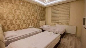 Triple Room | In-room safe, desk, WiFi (free) - Seven Park Otel (Nevsehir)