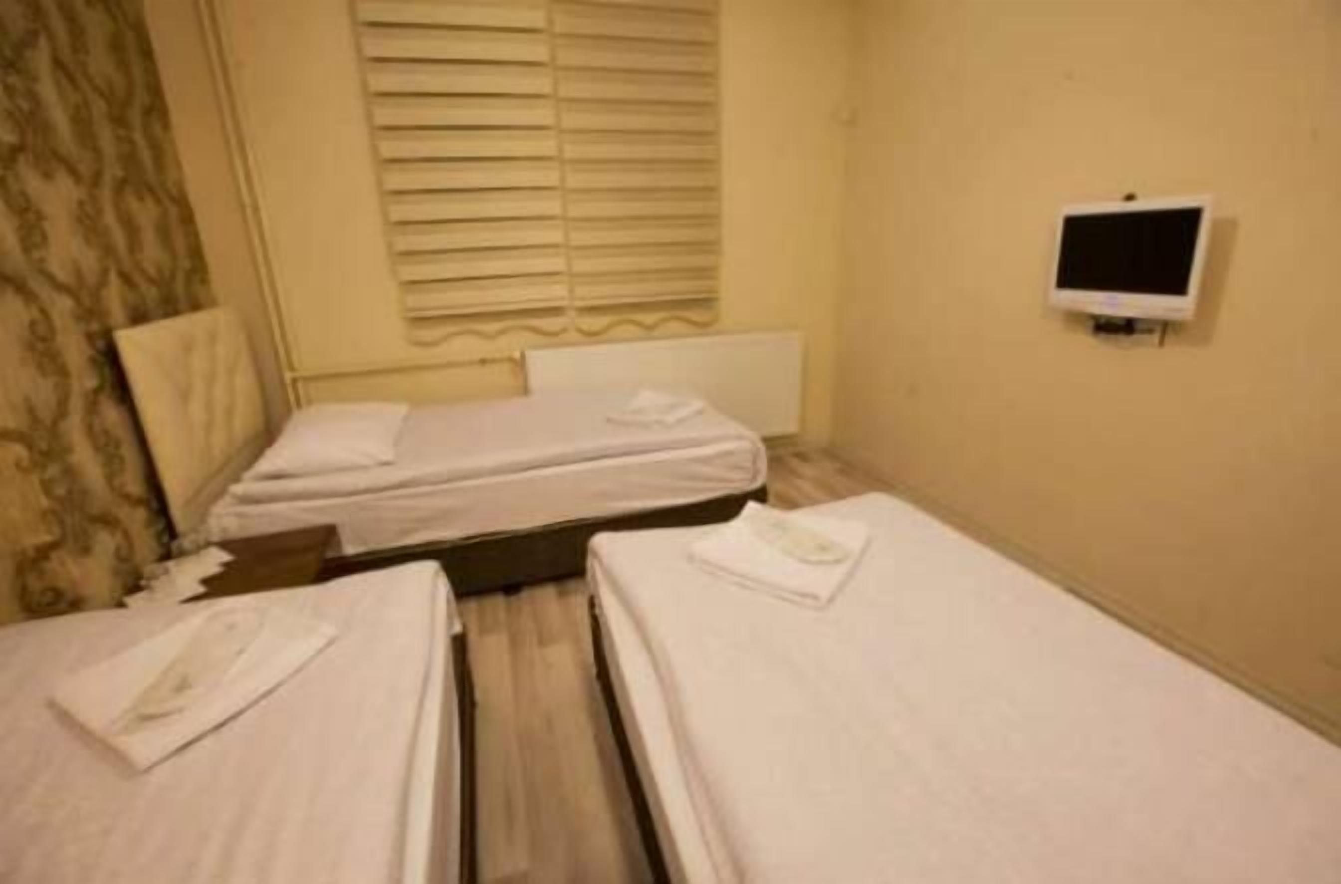 triple room | in-room safe, desk, free wifi