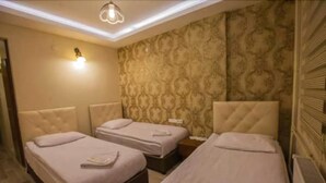 Triple Room | In-room safe, desk, WiFi (free) - Seven Park Otel (Nevsehir)