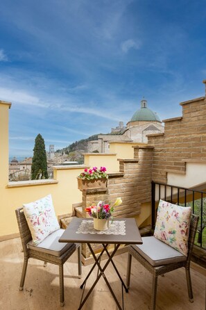 Panoramic Double Room, Garden View | Terrace/patio - Hotel Ideale (Assisi)