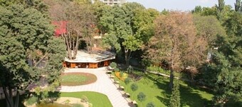 SG Estreya Palace