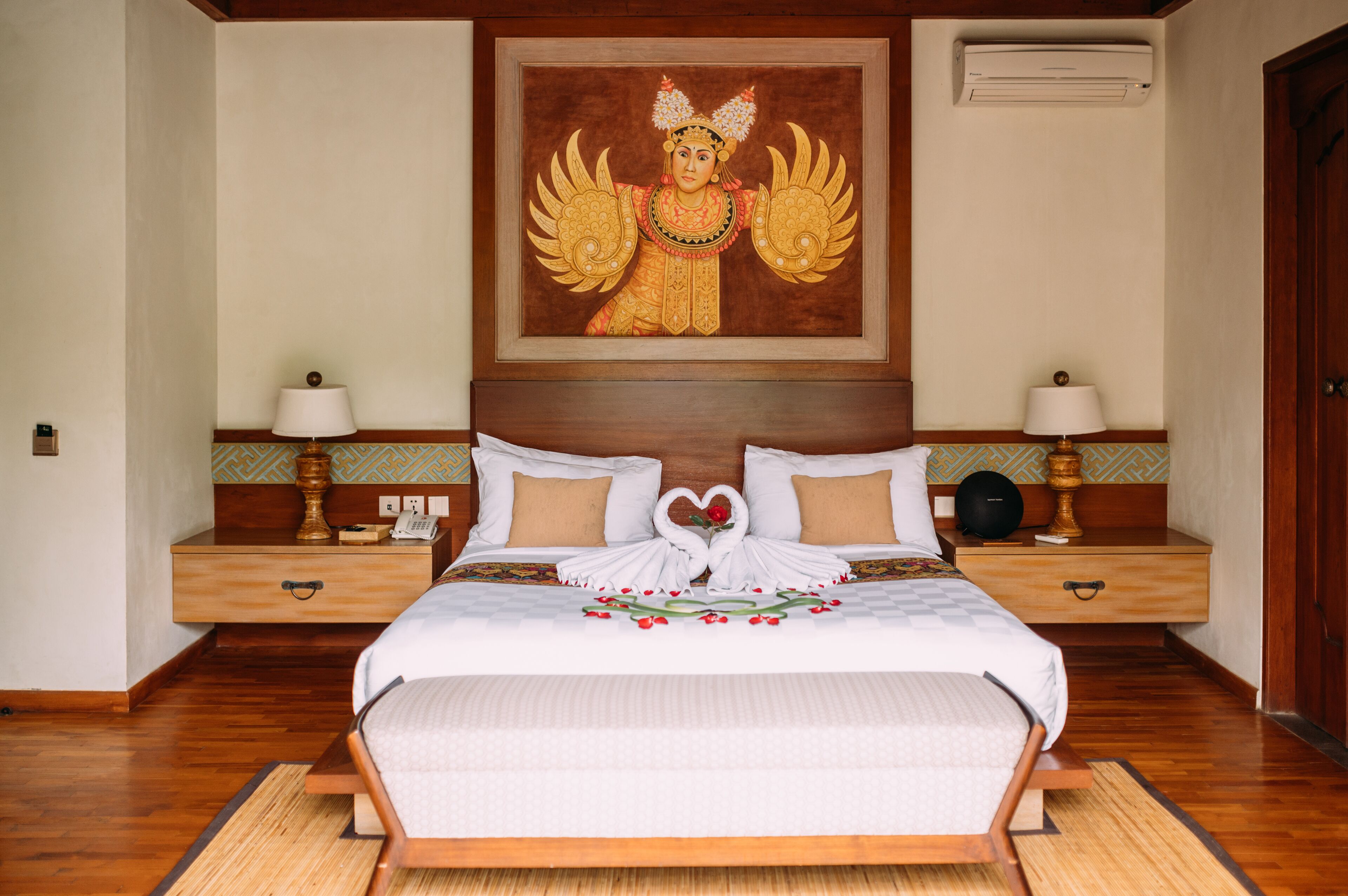 one bedroom villa jungle view | premium bedding, minibar, in-room safe, desk