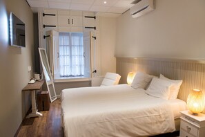 Dobbeltrom – comfort | Safe på rommet, skrivebord og barnesenger (inkludert)