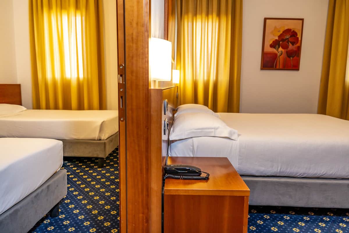 triple room, 2 bedrooms, connecting rooms | minibar, in-room safe, desk, soundproofing