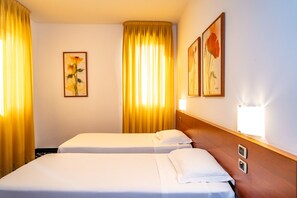 Chambre Double, 2 lits une place