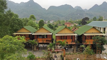 Habitación Deluxe con 1 cama doble o 2 individuales, vistas a la montaña | Minibar, escritorio, sistema de insonorización y wifi gratis