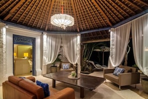 Villa | Living room | Flat-screen TV
