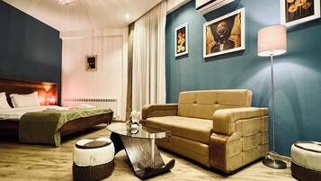 ラグジュアリー ダブルルーム シティビュー | エジプト綿のシーツ、高級寝具、ミニバー、デスク