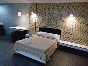 Schreibtisch, kostenloses WLAN