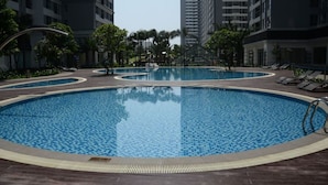 Unclassified image, 2 of 15, button - Jenny's Splendid Home (Hanoi)