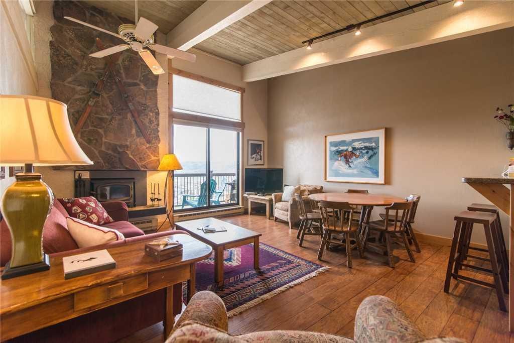 Apartment | Living area | TV, fireplace