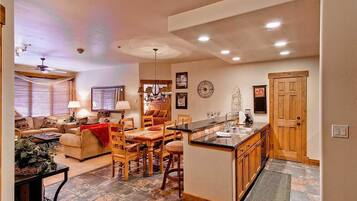 Condo, Multiple Beds (3102 Champagne Lodge, Trappeur's Cros) | Private kitchen | Fridge, microwave, oven, stovetop