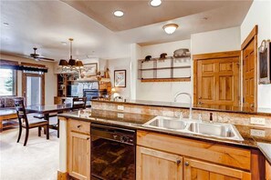 Condo, Multiple Beds (3110 Champagne Lodge, Trappeur's Cros) | Private kitchen