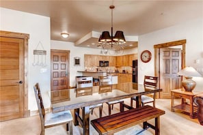 Condo, Multiple Beds (3110 Champagne Lodge, Trappeur's Cros) | In-room dining