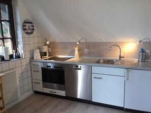 Køleskab, mikrobølgeovn, ovn, opvaskemaskine