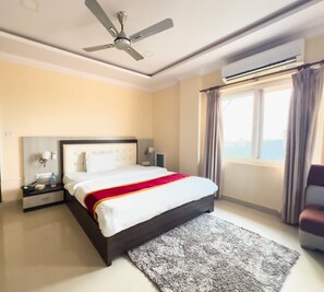 Twin Room | Desk, iron/ironing board, free WiFi