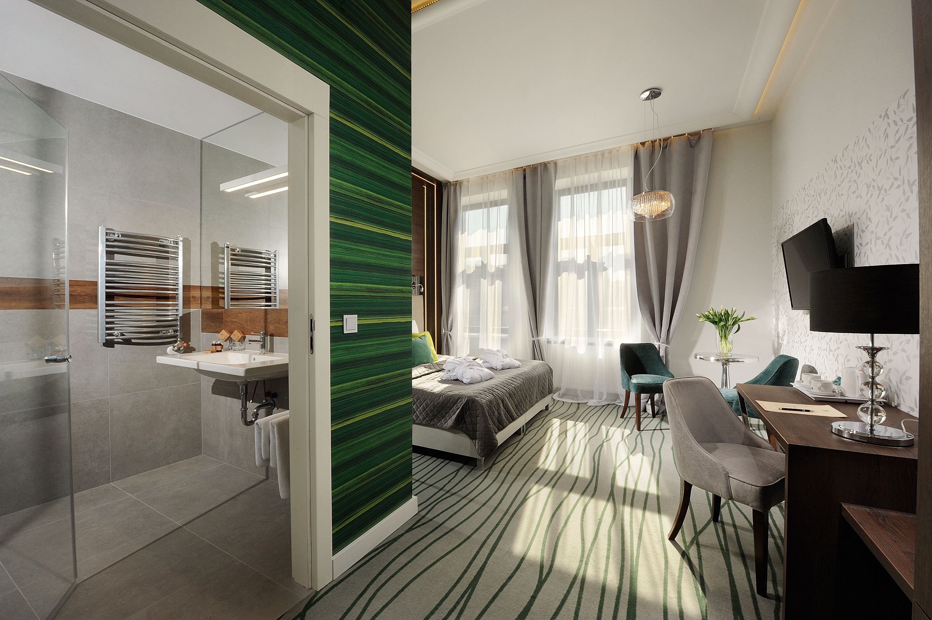 standard double or twin room, 1 double or 2 single beds | minibar, in-room safe, blackout curtains, soundproofing