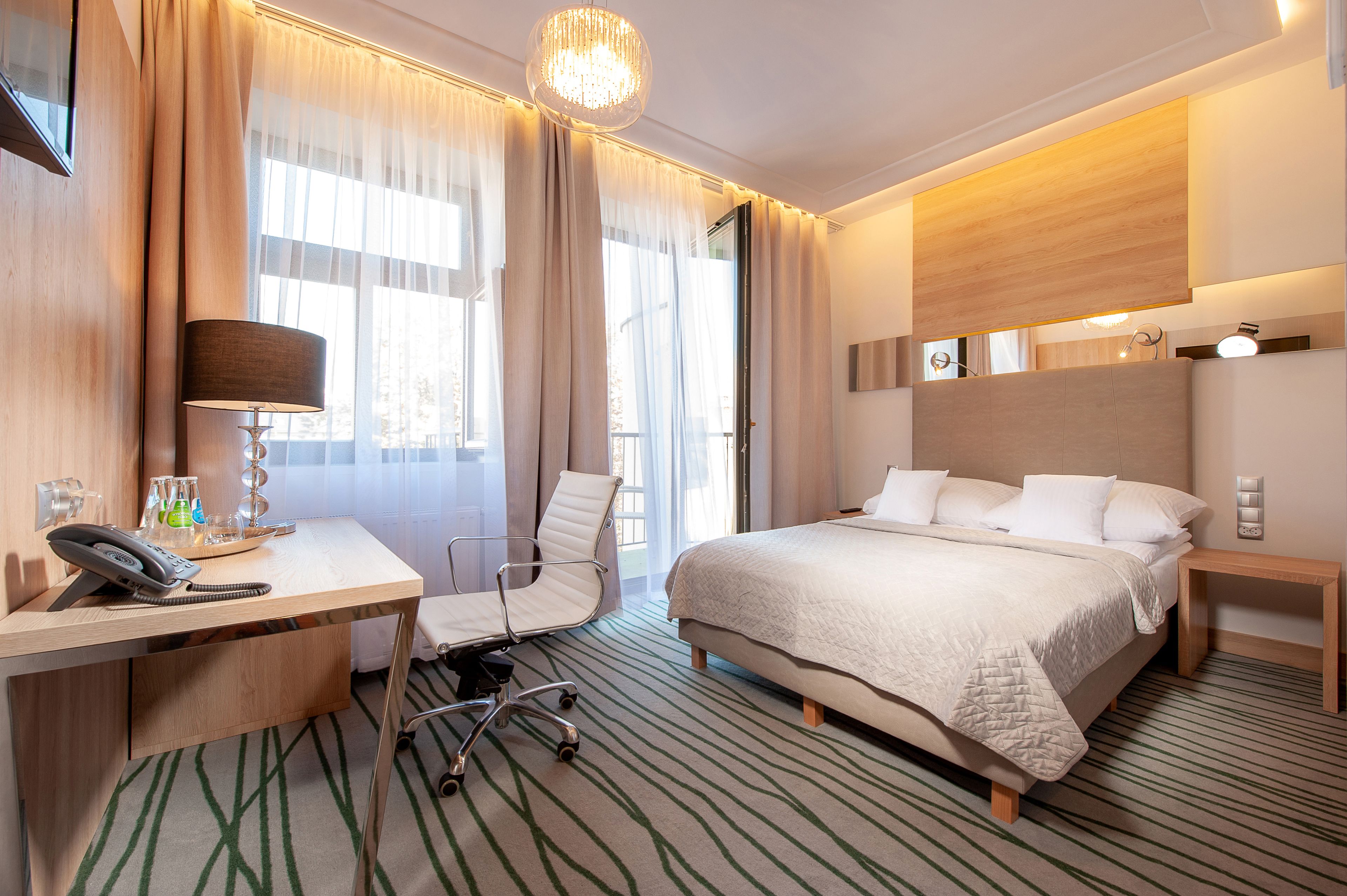 standard double or twin room, 1 double or 2 single beds | minibar, in-room safe, blackout curtains, soundproofing