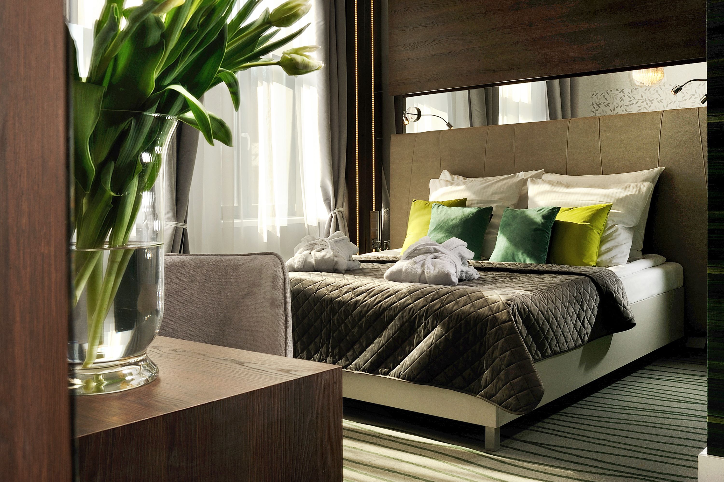 standard double or twin room, 1 double or 2 single beds | minibar, in-room safe, blackout curtains, soundproofing